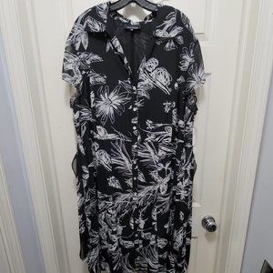 Evan-Picone  Woman Button Down Floral Black and White dress